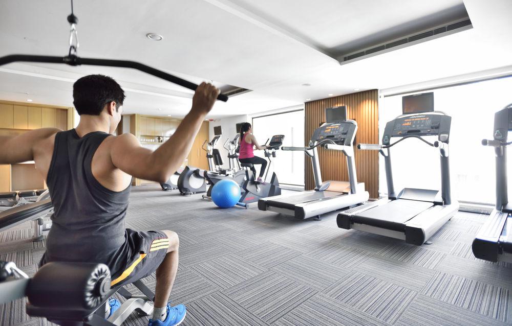 Courtyard By Marriott Agra Hotel Ngoại thất bức ảnh The gym at the hotel