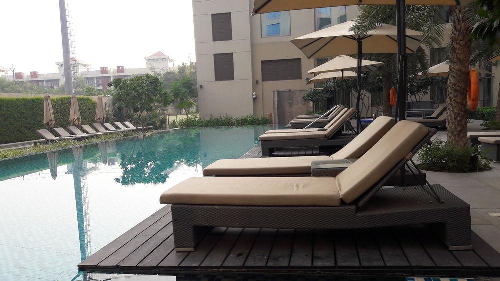 Courtyard By Marriott Agra Hotel Ngoại thất bức ảnh Pool at the Park, New Delhi
