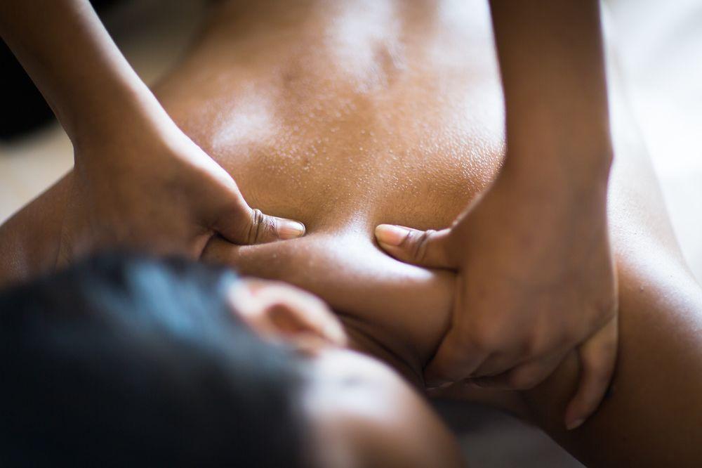 Courtyard By Marriott Agra Hotel Ngoại thất bức ảnh Massage