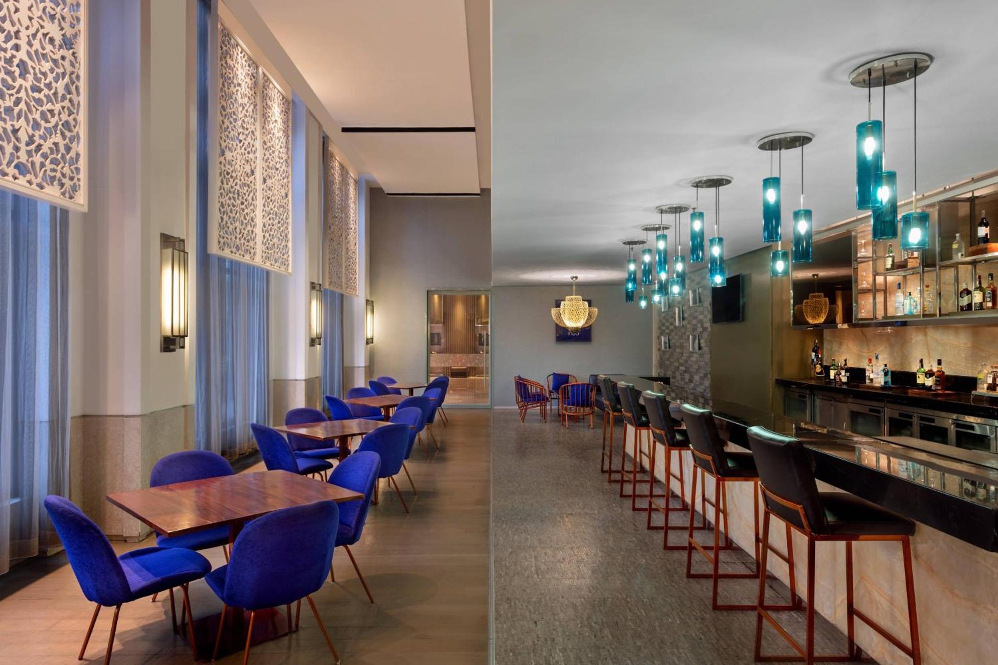 Courtyard By Marriott Agra Hotel Ngoại thất bức ảnh The bar at the lounge